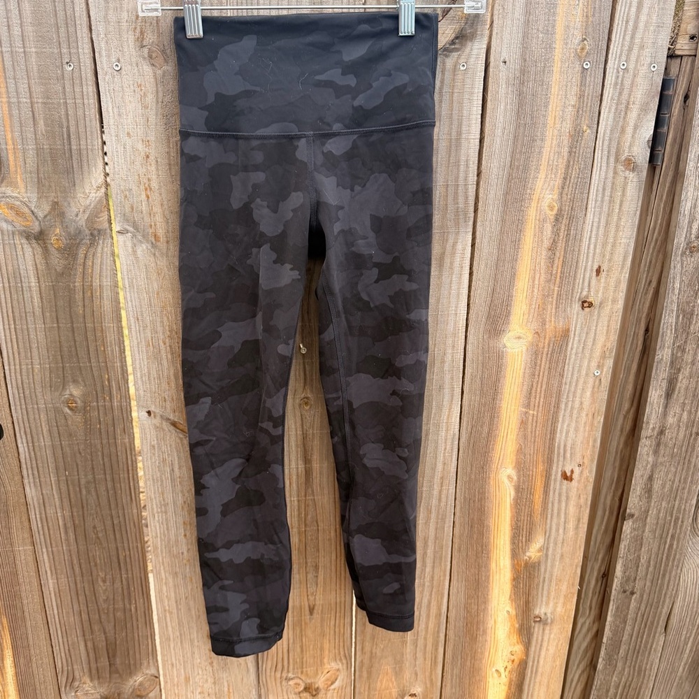 lululemon athletica Black Camo Leggings Size 4